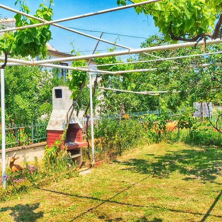 Milutin 1051 Apartment *