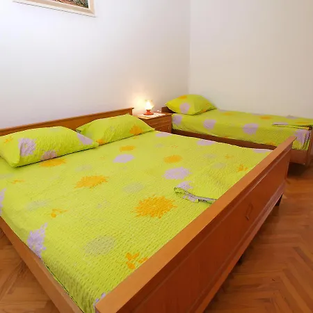 Milutin 1051 *