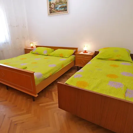 Milutin 1051 Pula