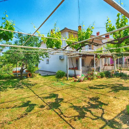 Milutin 1051 Pula