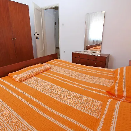 Apartment Milutin 1051 Pula